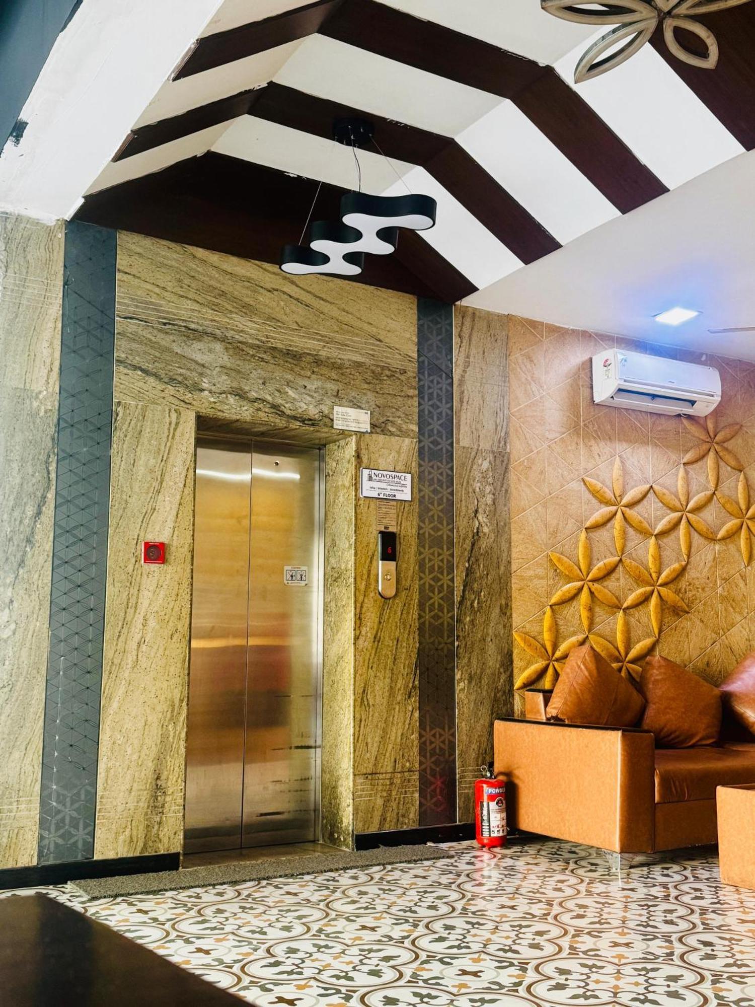 La Riviera Suites Hyderabad Exterior foto