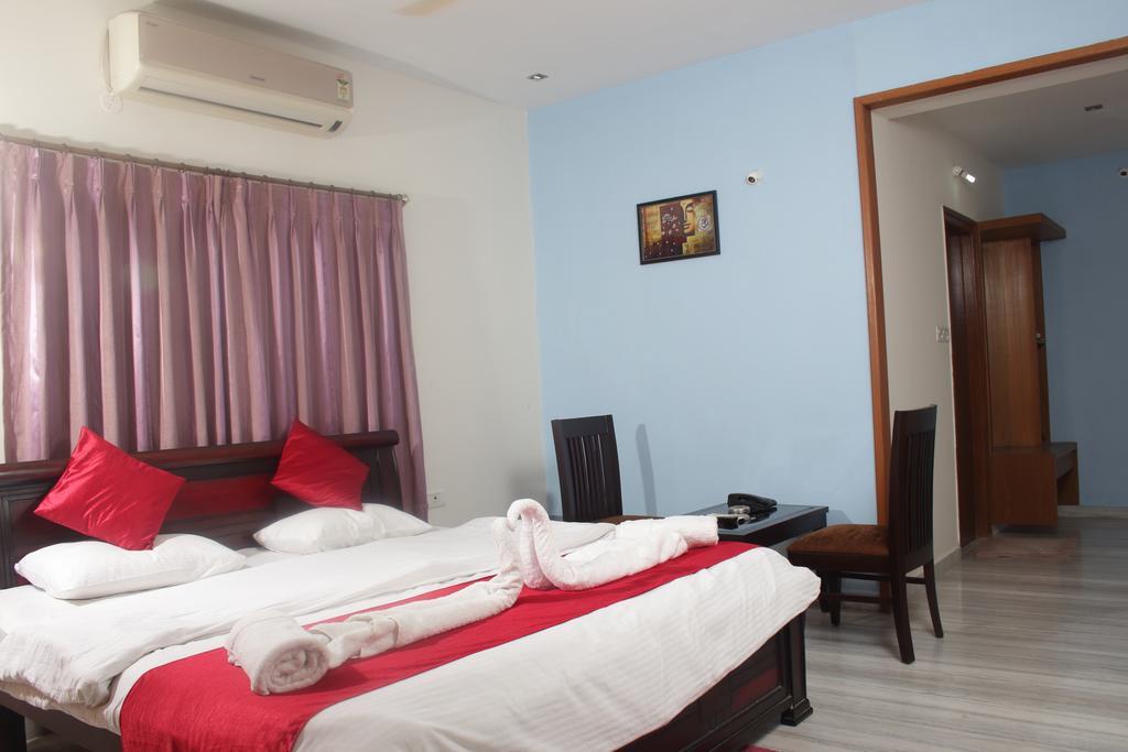 La Riviera Suites Hyderabad Exterior foto