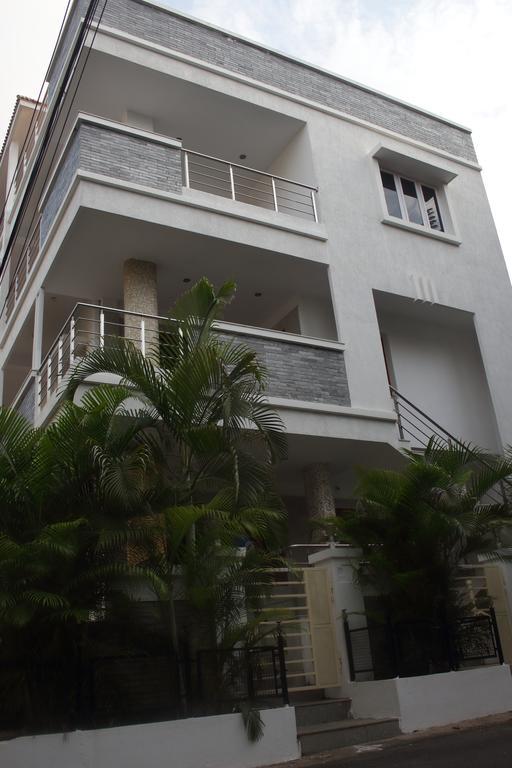 La Riviera Suites Hyderabad Exterior foto